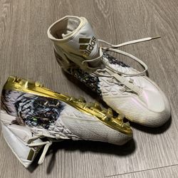 Men’s Size 16 Football Cleats Adidas. Barley Used. They Are Like New