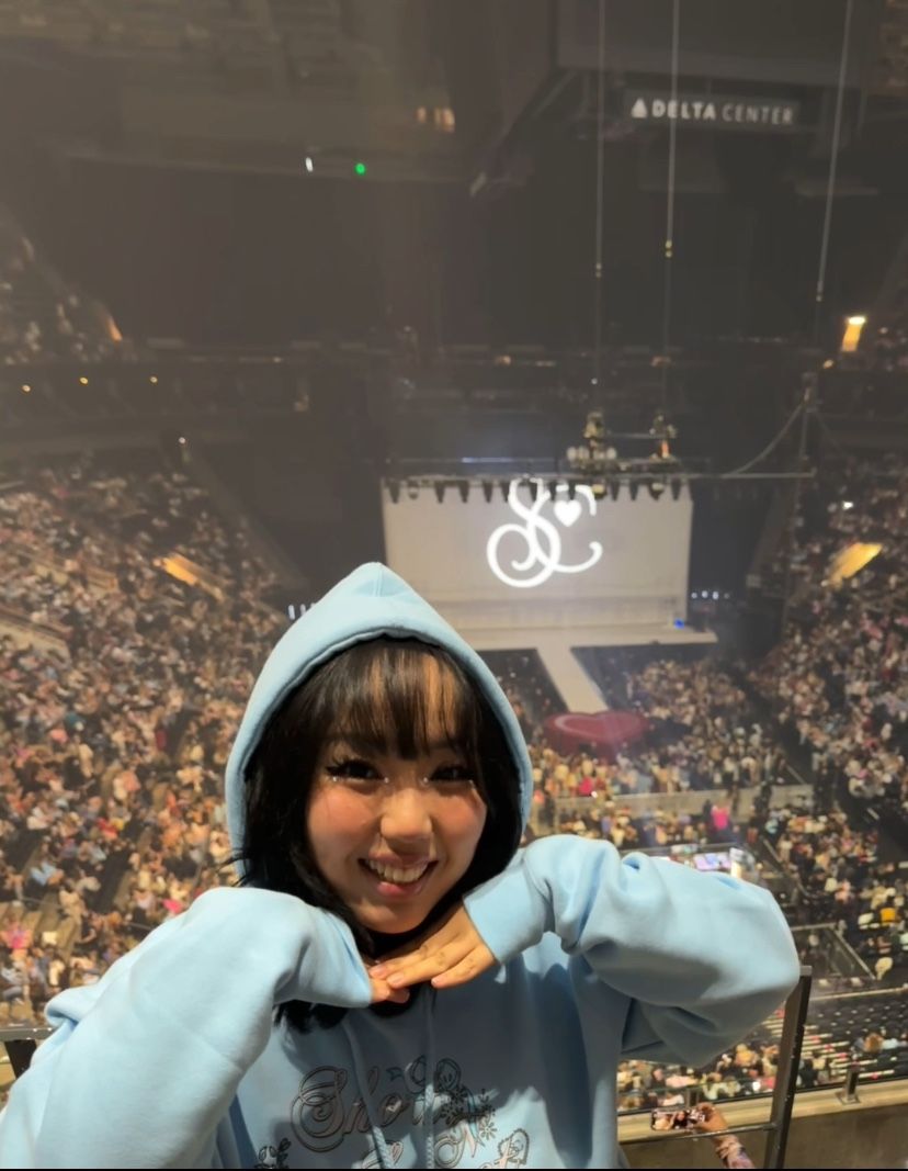 Sabrina Carpenter Short N Sweet Hoodie (size: L) - Official Merch