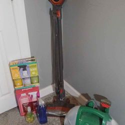Shark Rocket Vaccum
& Cleaners