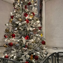 Christmas Tree 7.5ft Pre Lit 