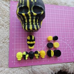 13pc Yellow/Black Silicone Wax/Dab Storage Containers + Freebie Dual Head tool & Mat