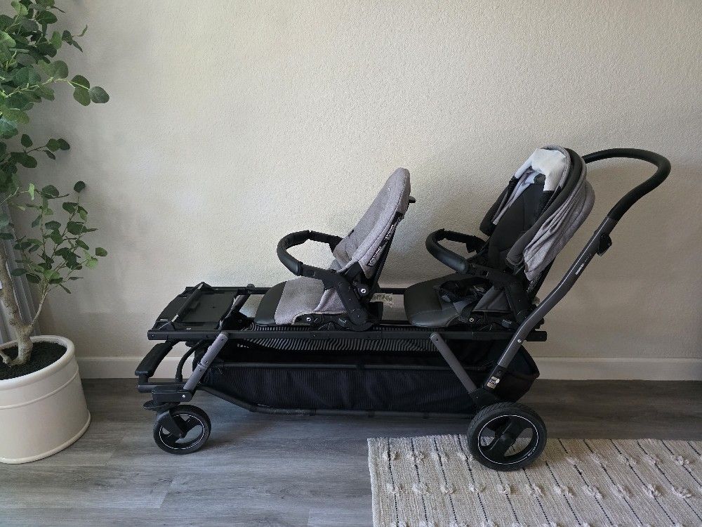 Peg prego triple stroller with 2 seats