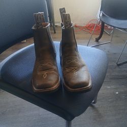 Botines estilo cuadradas l