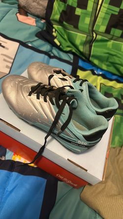 Soccer cleats