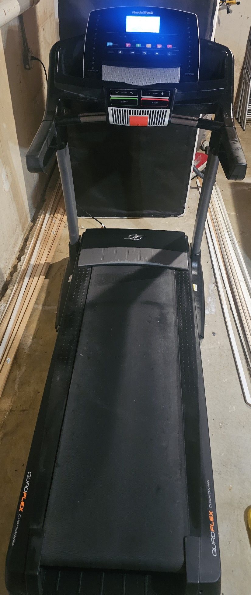 Nordic Track Treadmill c900 QuadFlex Cushioning