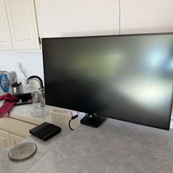 Dell Monitor 27” 4K UHC