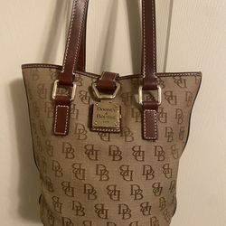 Dooney & Bourke