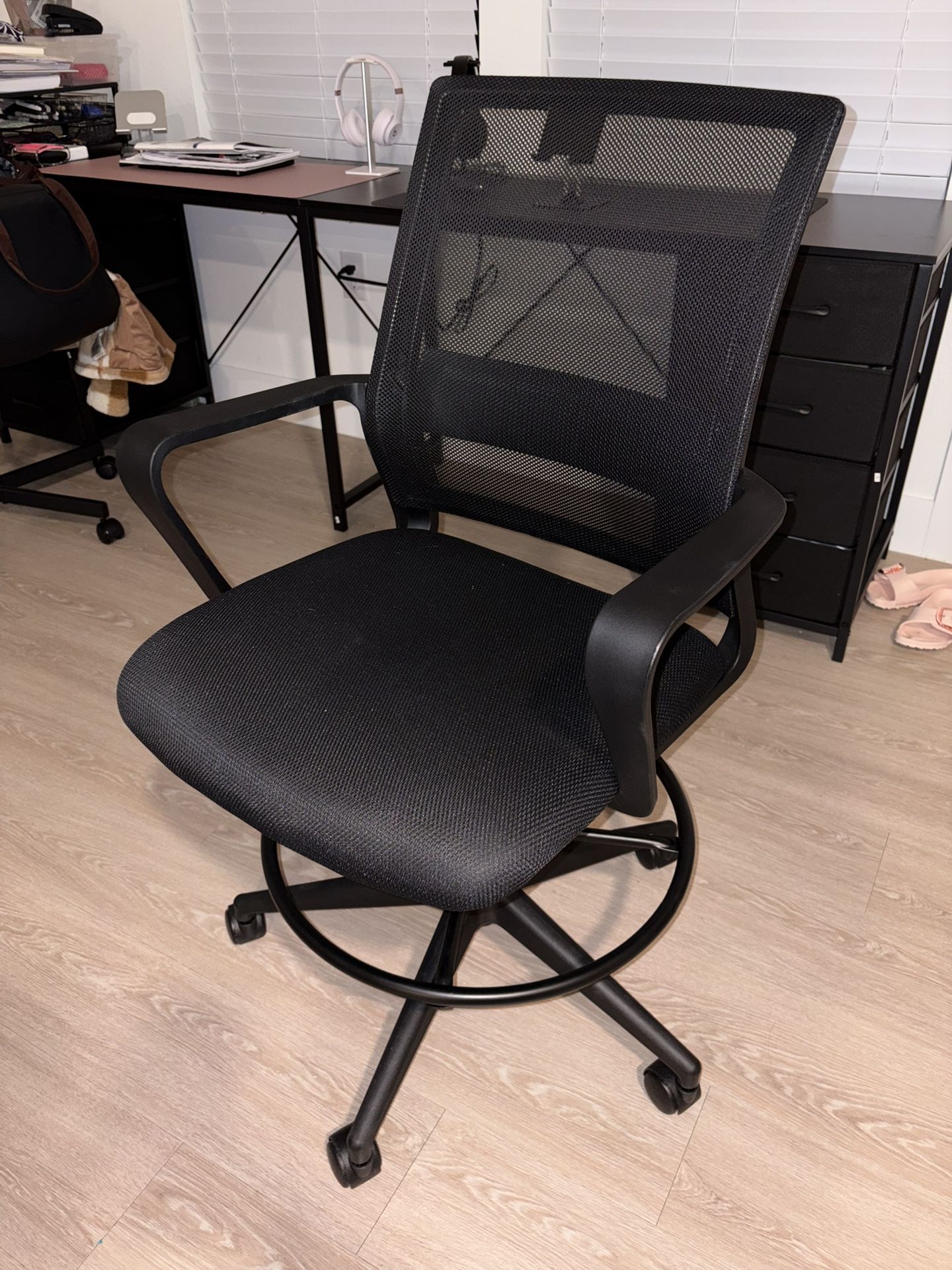 Desk Swivel Chair With Footrest And Adjustable Height