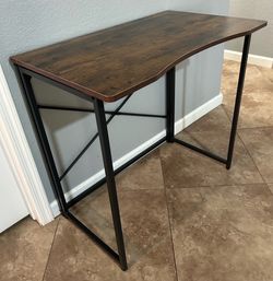 (NEW) 32” Wide Folding Computer Desk