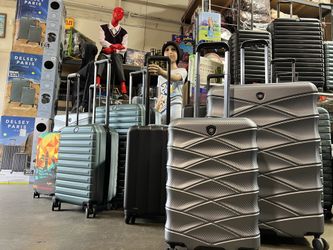 Maletas Set $89Más Tax