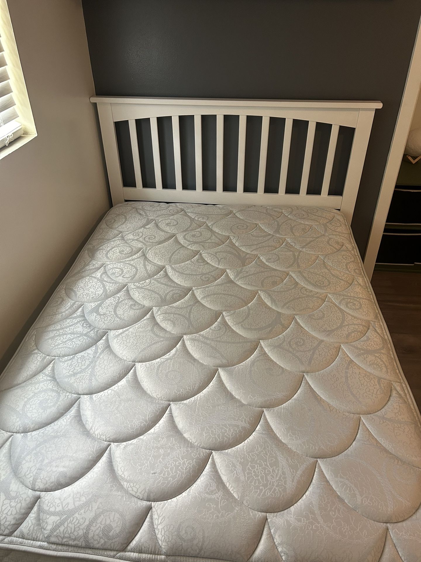 Full Size Bed Frame And Night Stands
