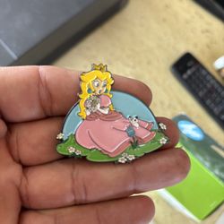 Super Mario Bros Pin Princess Peach 