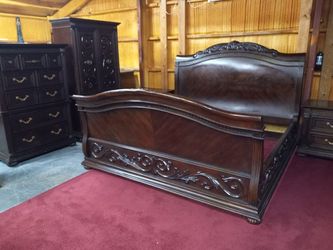 King Sleigh Bedroom Set By American Signature Furniture
