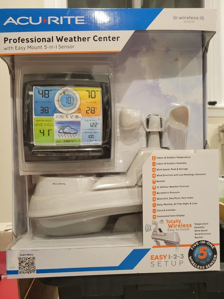 AcuRite Professional Weather Center with Easy Mount 5-in1 Sensor 01533