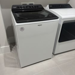 Whirlpool Washer And Gas Dryer