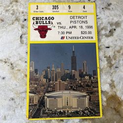 71st win of 72-10 1996 Michael Jordan Chicago Bulls vs Pistons Ticket Stub – Historic Regular Season – United Center, Chicago, IL 
