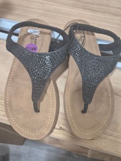 Womens sandals brand new size 6 1/2 wide