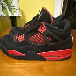 2023 Air Jordan 4 Retro Red thunder.