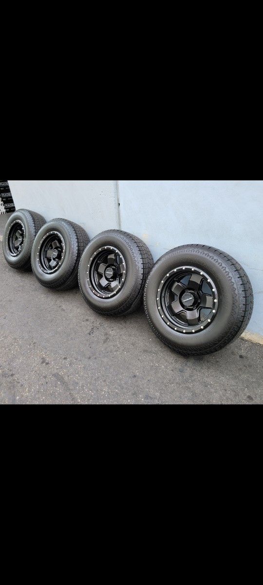 17" Raceline wheels/rims used 265/70R17 Tires