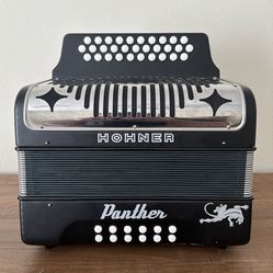 Hohner panther accordion