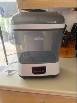 Bottle sterilizer and dryer