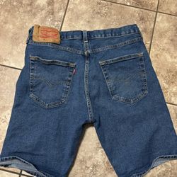 Men’s Levi’s shorts size 33
