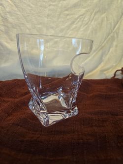 Twisted Whiskey Glass with Built-In Cigar Rest