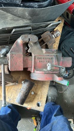 Vintage Colombian bench vice