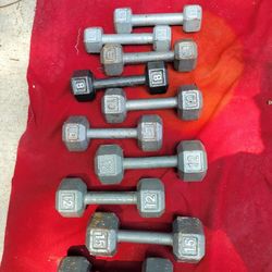 SETS OF 15s.  12s. 10s. . 8s   5s  HEXHEAD DUMBBELLS.  TOTAL 100LBs 
11525 S HALSTED. Dunkin Donuts/
7111.S WESTERN WALGREENS DELIVERY AVAILABLE  $
10