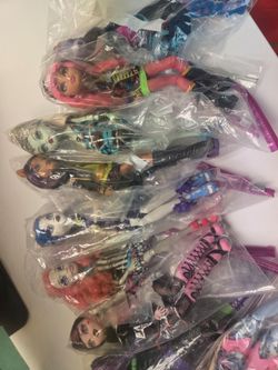 Monster High Dolls Lot