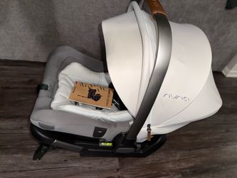 Nuna Pipa Lite LX Car seat