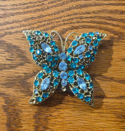 Gem Butterfly Broche