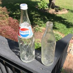 Vintage Pepsi Cola bottle 16 Fl Oz & Vintage Pepsi Cola Glass Bottle One Pint Swirl 750 ML Bouteille Consignee 