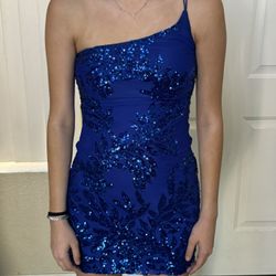 Absolutely Stunning Windsor Blue Glitter Dress Size Small! Perfect for Homecoming, Prom, Graduation or special occasion $40
