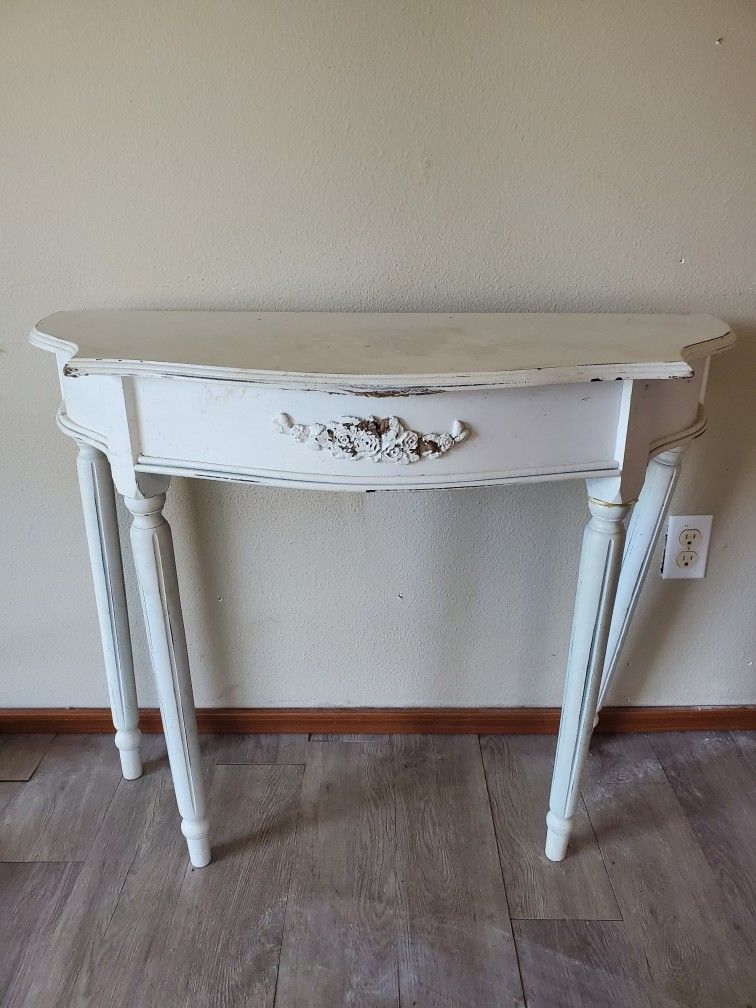 Free Vintage Style Table