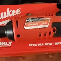 Milwaukee Fuel 3/8 Rachet M12