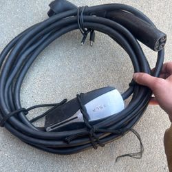 Tesla Charger (Mobile connector 1P NA)