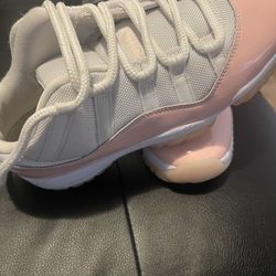 Jordan 11 Retro Low legend Pink