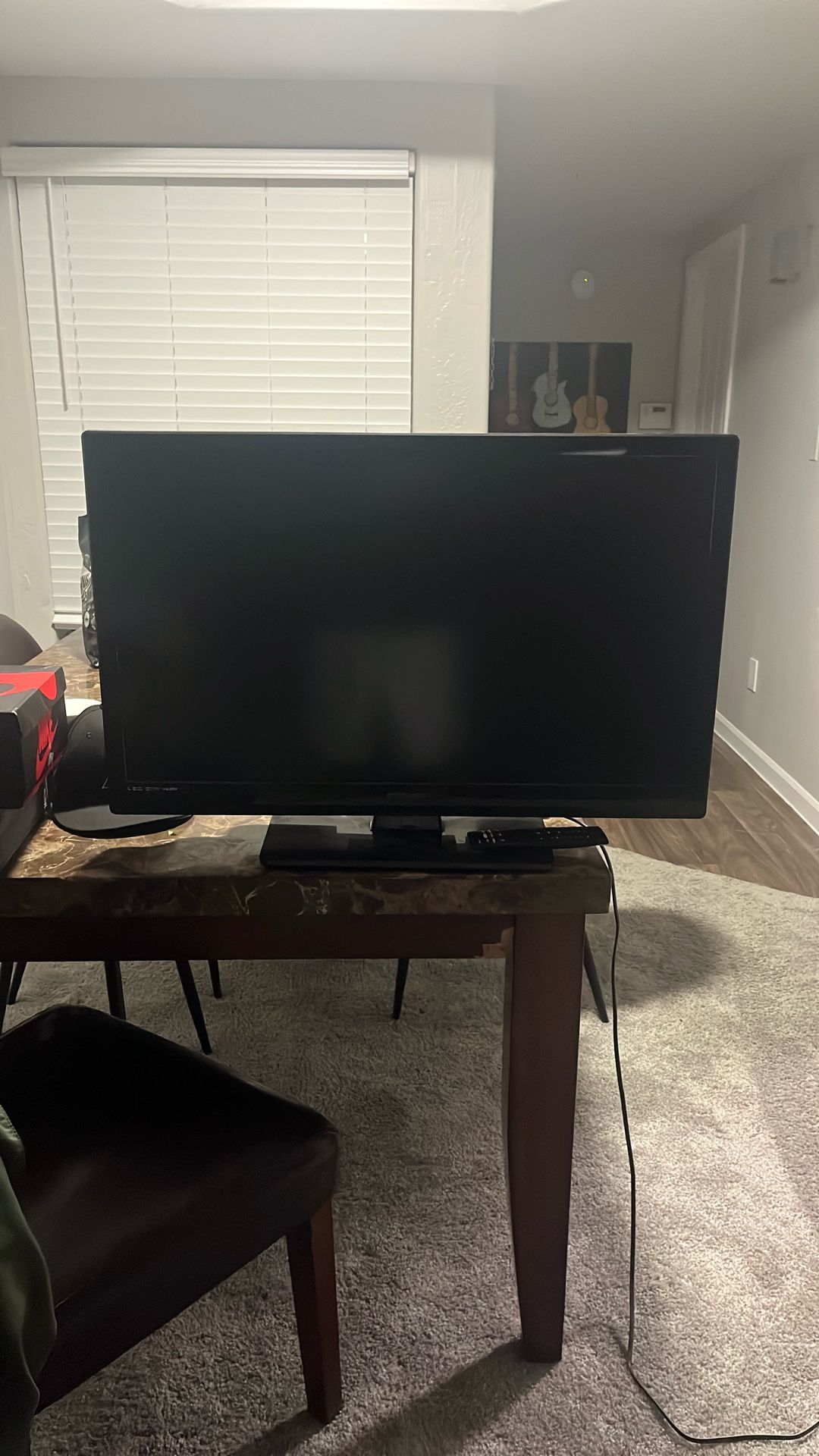 32 Inch Emerson TV