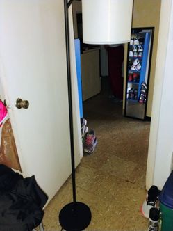 5 feet H metal floor lamp pickup only cash