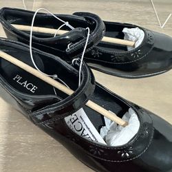 Size 4  Girls Black Dress Shoes 