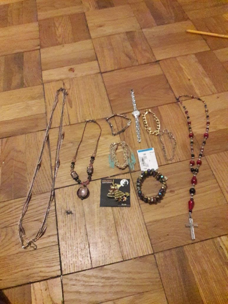 Costume jewelry lot