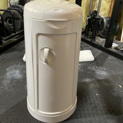 Munchkin Diaper Pail