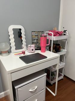 Bedroom set: vanity + chair + nightstand + cart