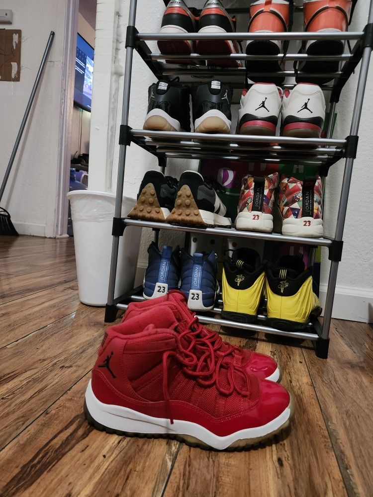 Kids Retro Jordan 11's Size 3y Like New