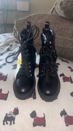 No boundaries moto boots