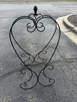 Plant Stand Heart Shaped