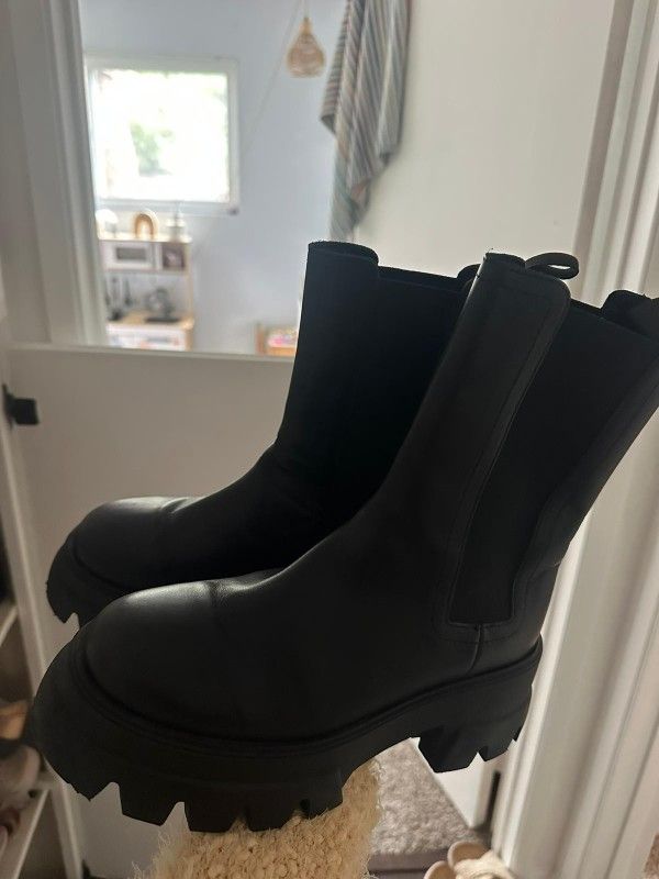 ThursdayBoots - Real Leather - Reign - 7.5