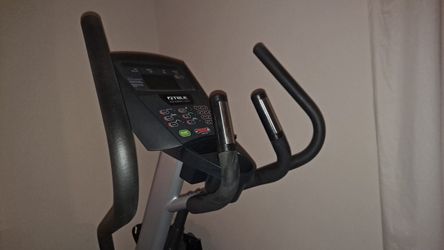 2020 Very Good True Fitness PS/900 Elliptical with Heart Rate Monitor - Cary, NC