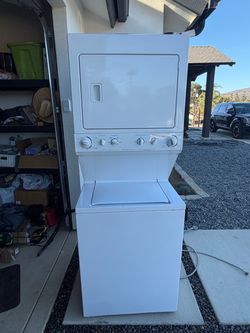 Frigidaire Stackable 27-inch electric 3.9 cu. ft. washer/5.5 cu. ft. dryer